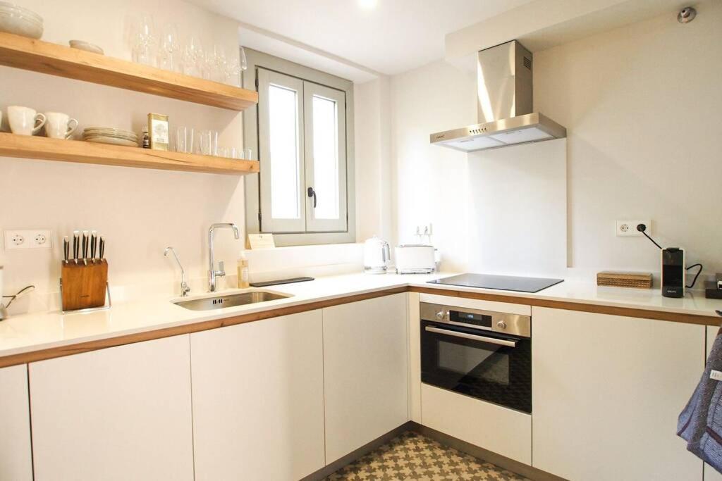 Velo Vern 1 Beautiful New Apartment 2 Bed Ensuite Girona Dış mekan fotoğraf
