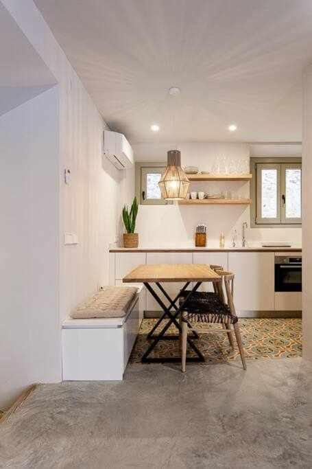 Velo Vern 1 Beautiful New Apartment 2 Bed Ensuite Girona Dış mekan fotoğraf